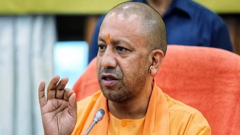 UP News Tablet-smartphone distribution to 35 lakh youth