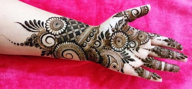 Round Mehandi Design