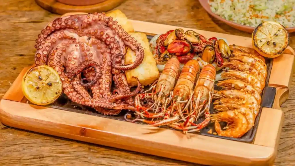 Food and drink facilities during the journey to Lakshadweep